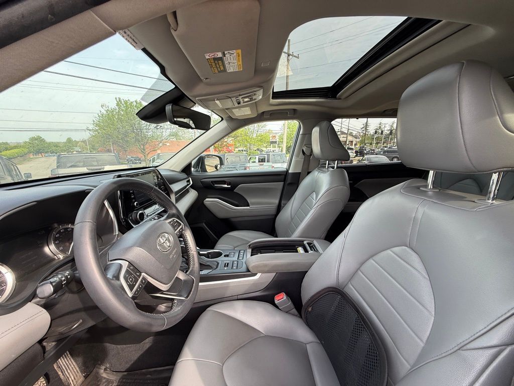 2022 Toyota Highlander XLE Crestwood KY