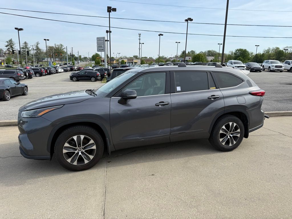 2022 Toyota Highlander XLE Crestwood KY