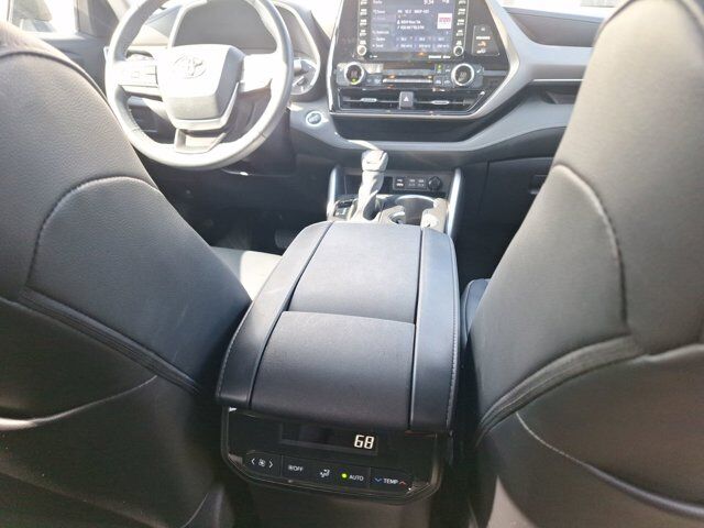 2022 Toyota Highlander XLE Hurst TX