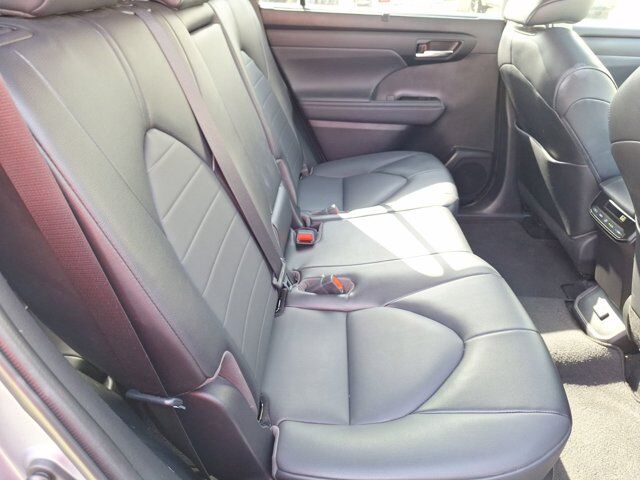 2022 Toyota Highlander XLE Hurst TX