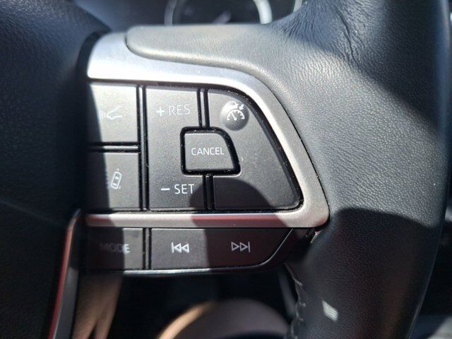 2022 Toyota Highlander XLE Hurst TX