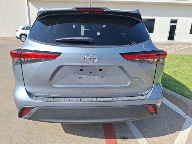 2022 Toyota Highlander XLE Hurst TX