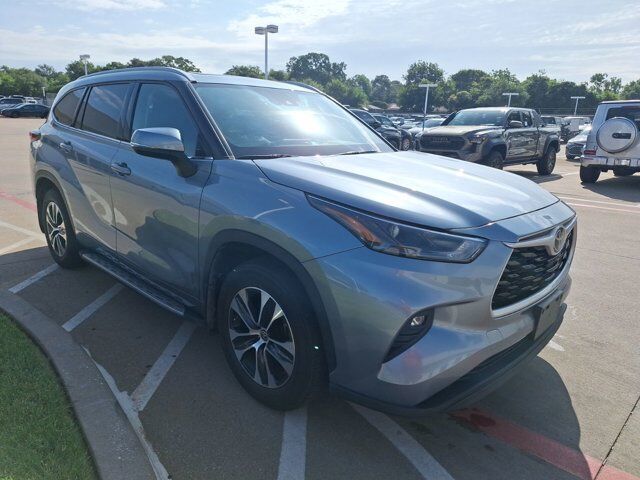 2022 Toyota Highlander XLE Hurst TX