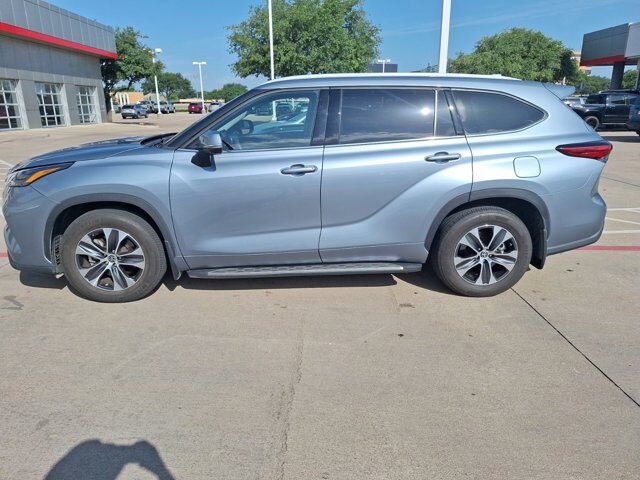2022 Toyota Highlander XLE Hurst TX
