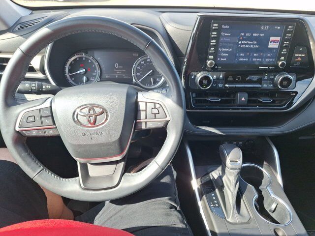 2022 Toyota Highlander XLE Hurst TX