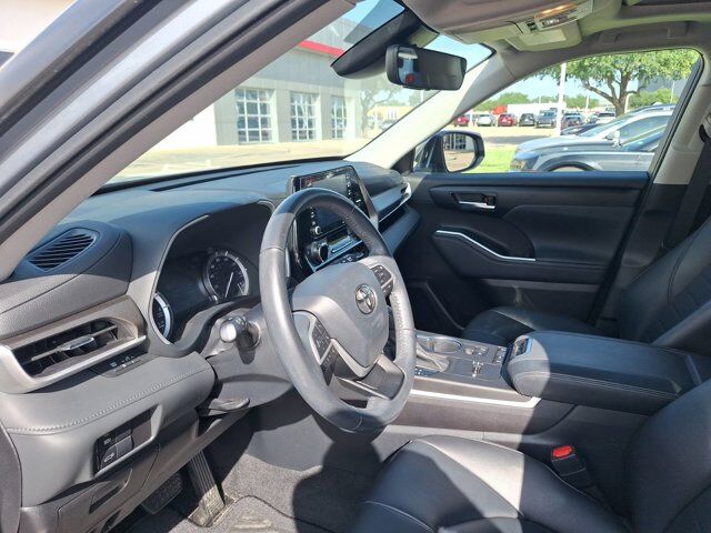 2022 Toyota Highlander XLE Hurst TX