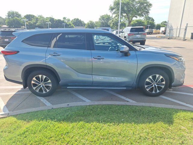 2022 Toyota Highlander XLE Hurst TX