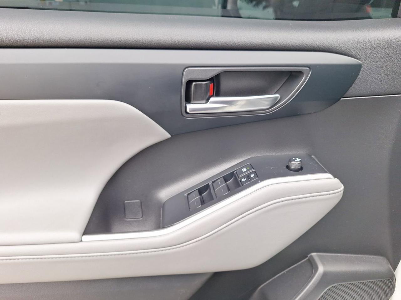 2022 Toyota Highlander XLE Hurst TX