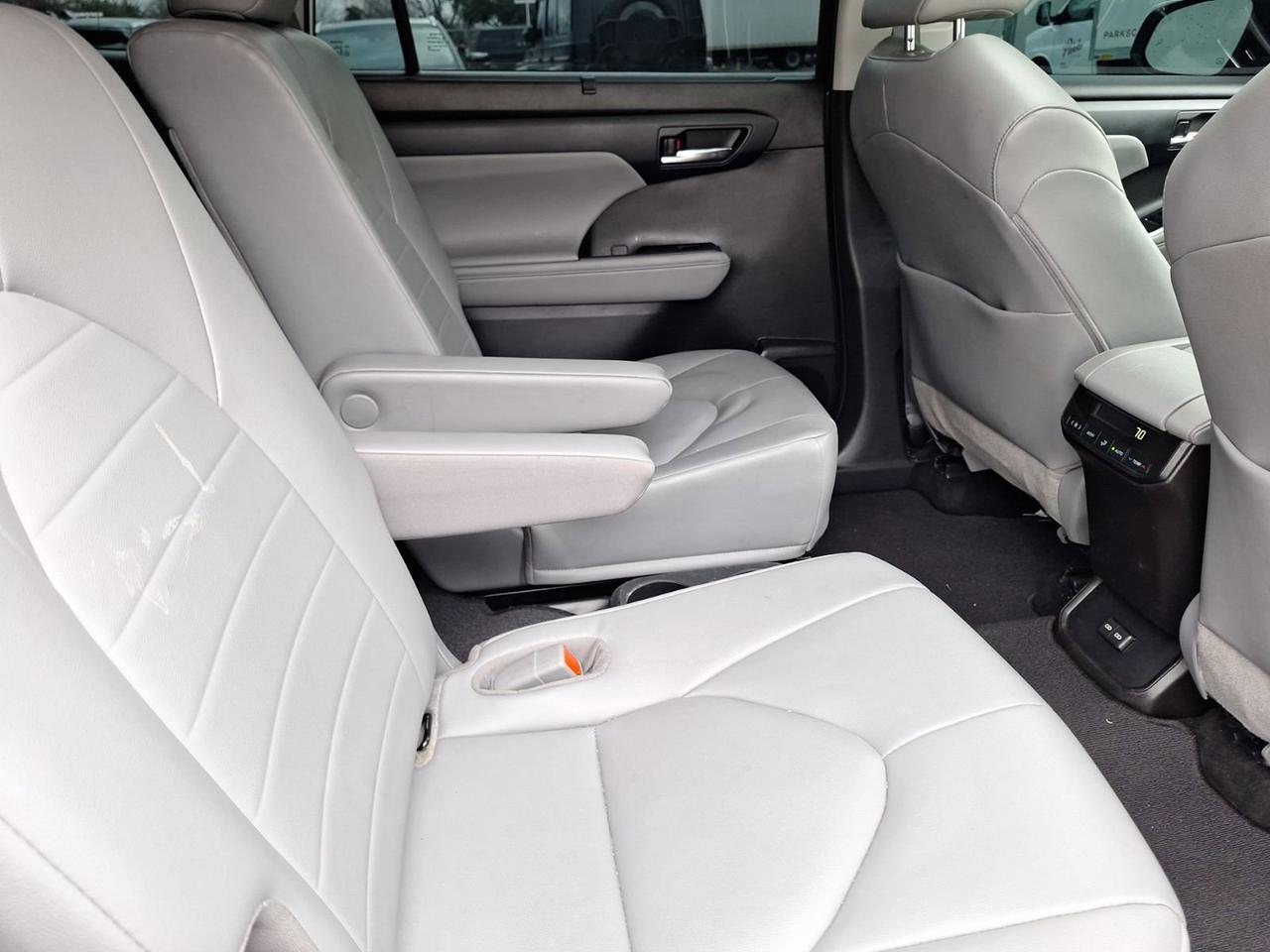 2022 Toyota Highlander XLE Hurst TX