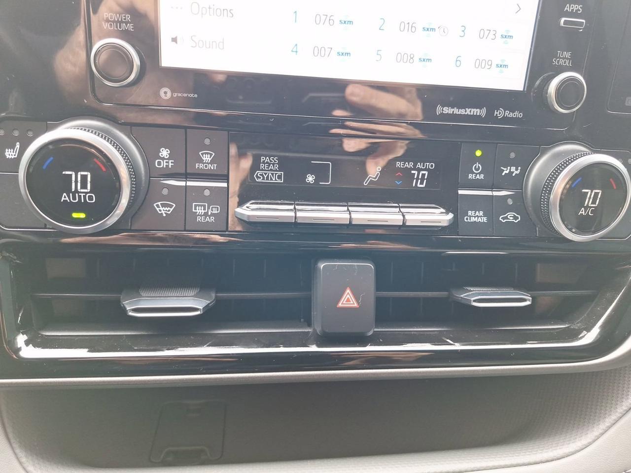 2022 Toyota Highlander XLE Hurst TX