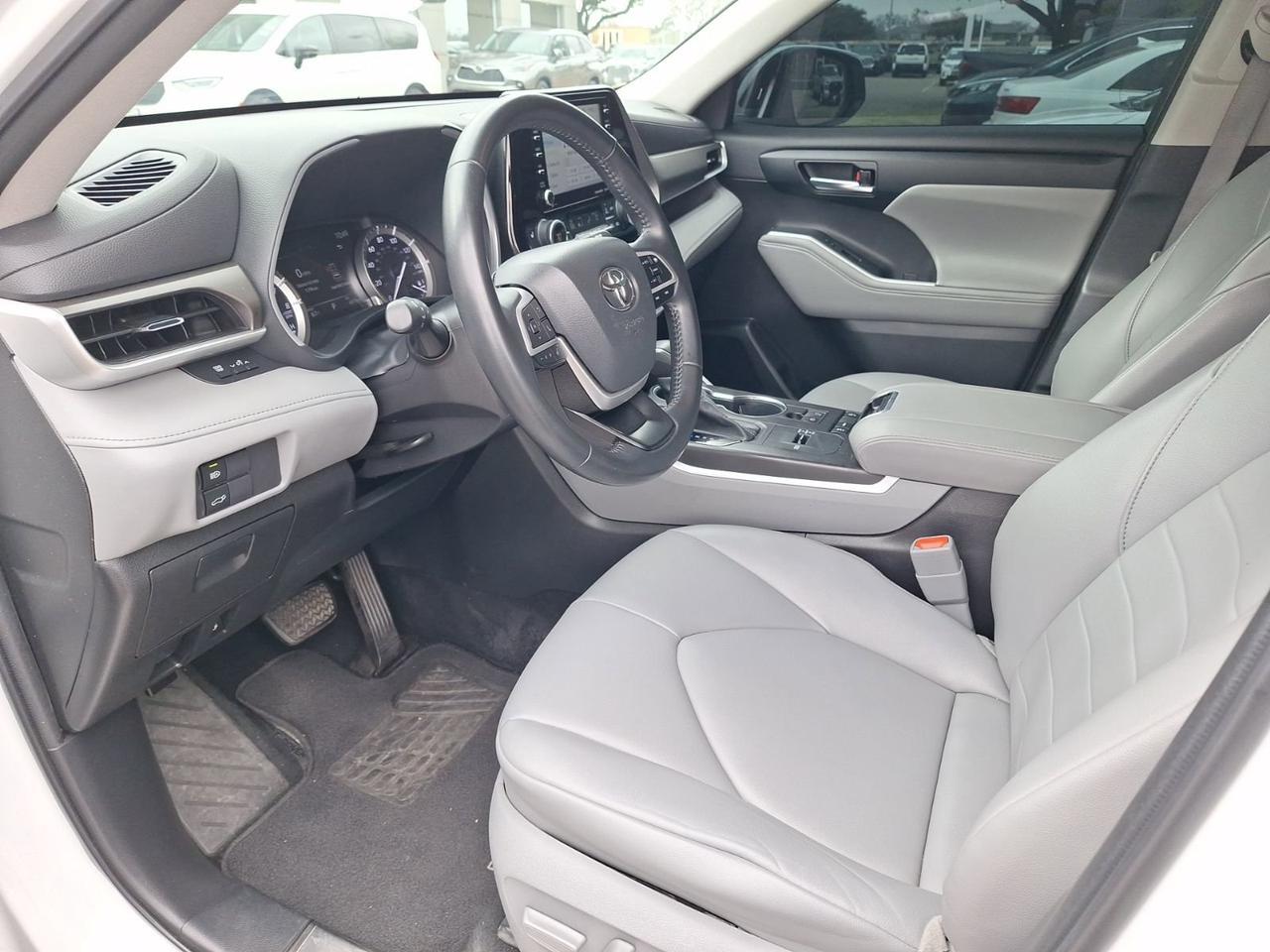 2022 Toyota Highlander XLE Hurst TX