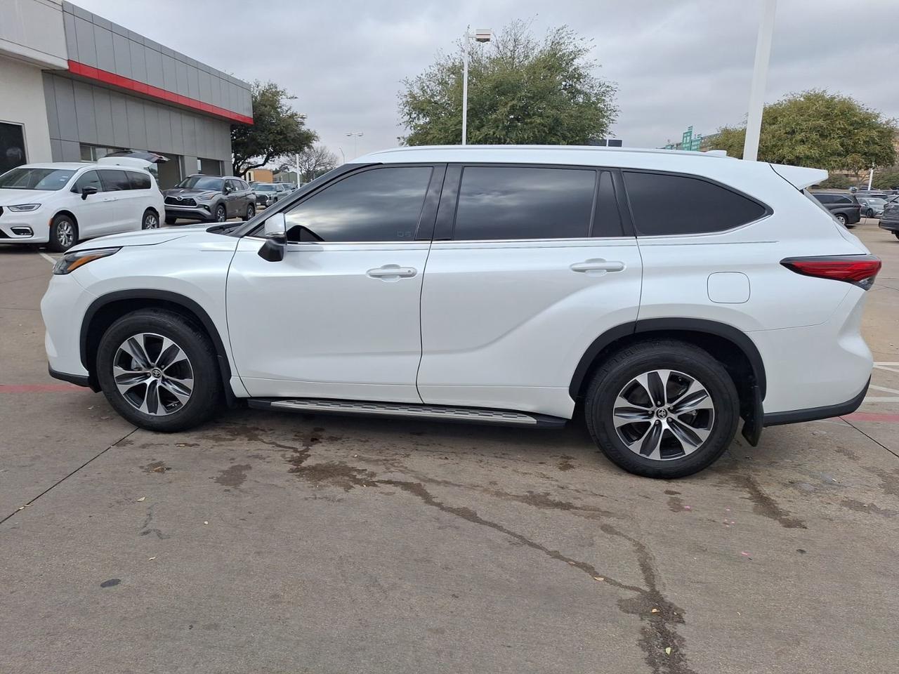 2022 Toyota Highlander XLE Hurst TX