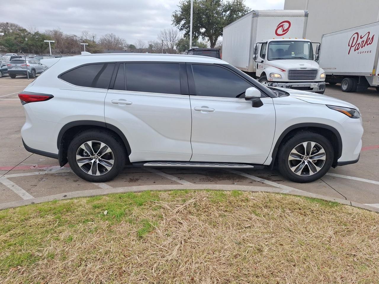 2022 Toyota Highlander XLE Hurst TX
