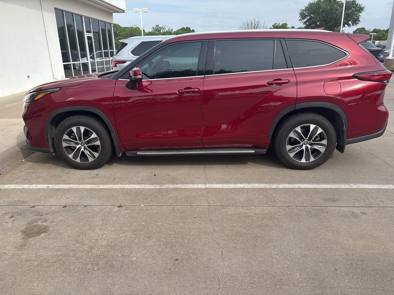 2022 Toyota Highlander XLE Hurst TX
