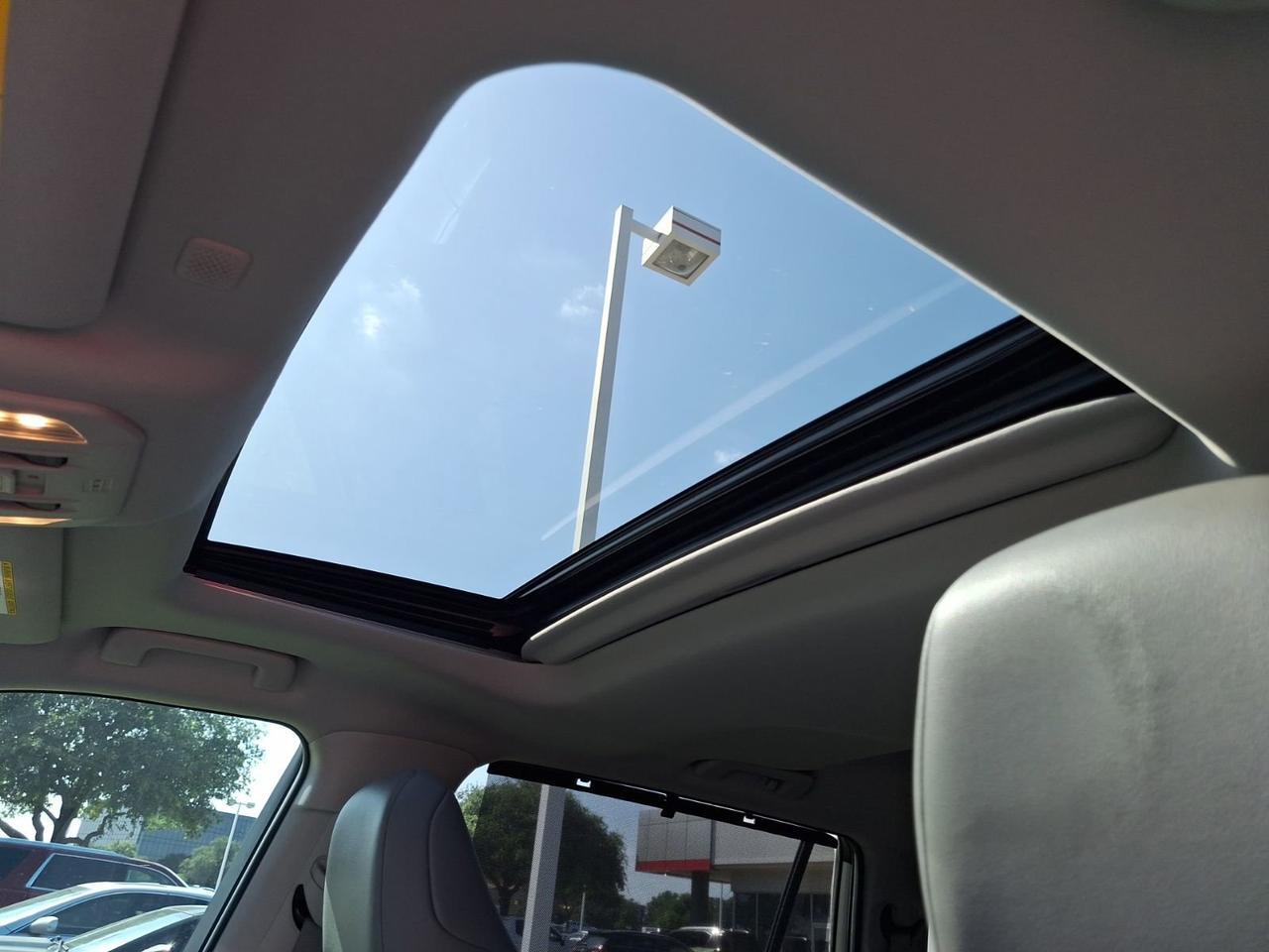 2022 Toyota Highlander XLE Hurst TX