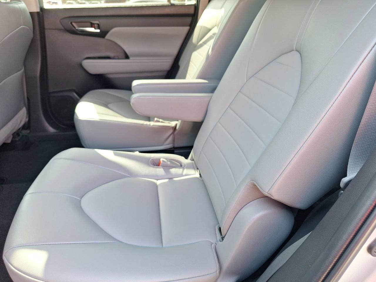 2022 Toyota Highlander XLE Hurst TX