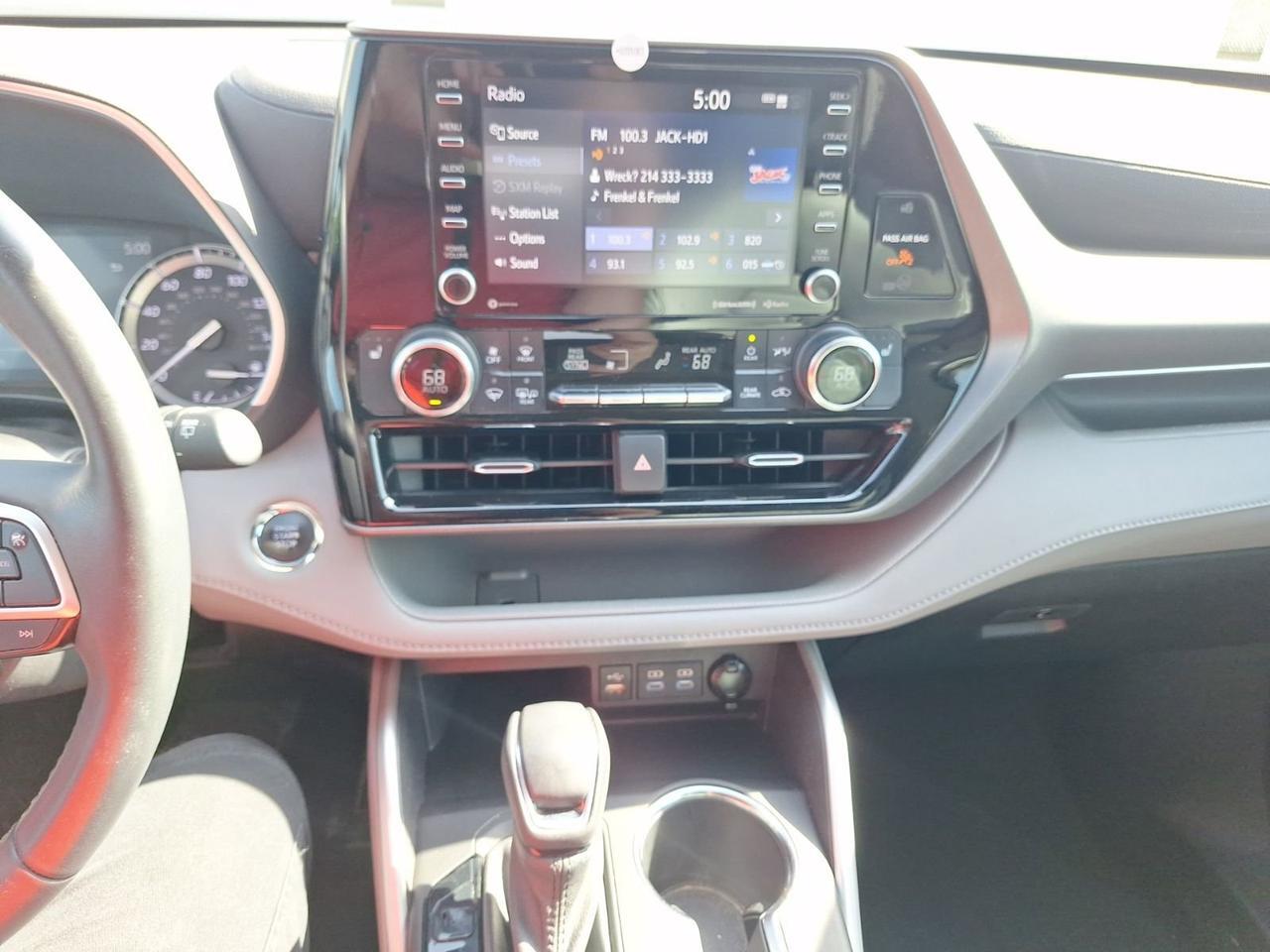 2022 Toyota Highlander XLE Hurst TX