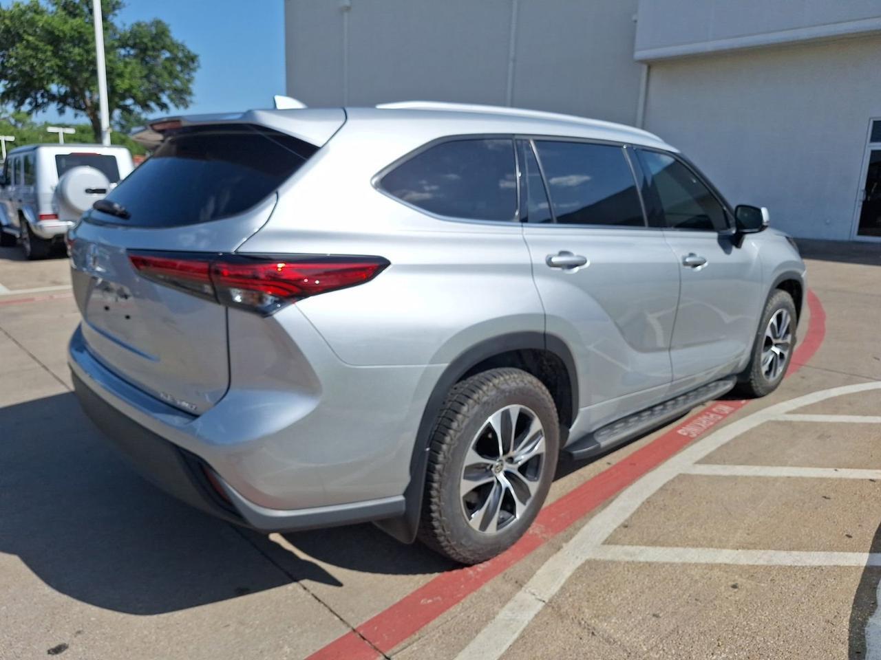 2022 Toyota Highlander XLE Hurst TX