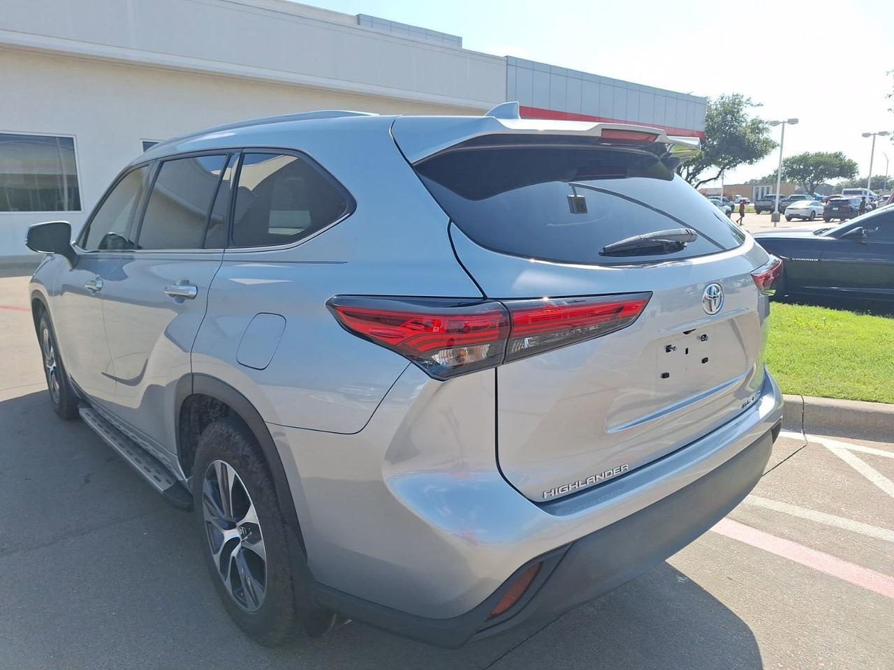 2022 Toyota Highlander XLE Hurst TX
