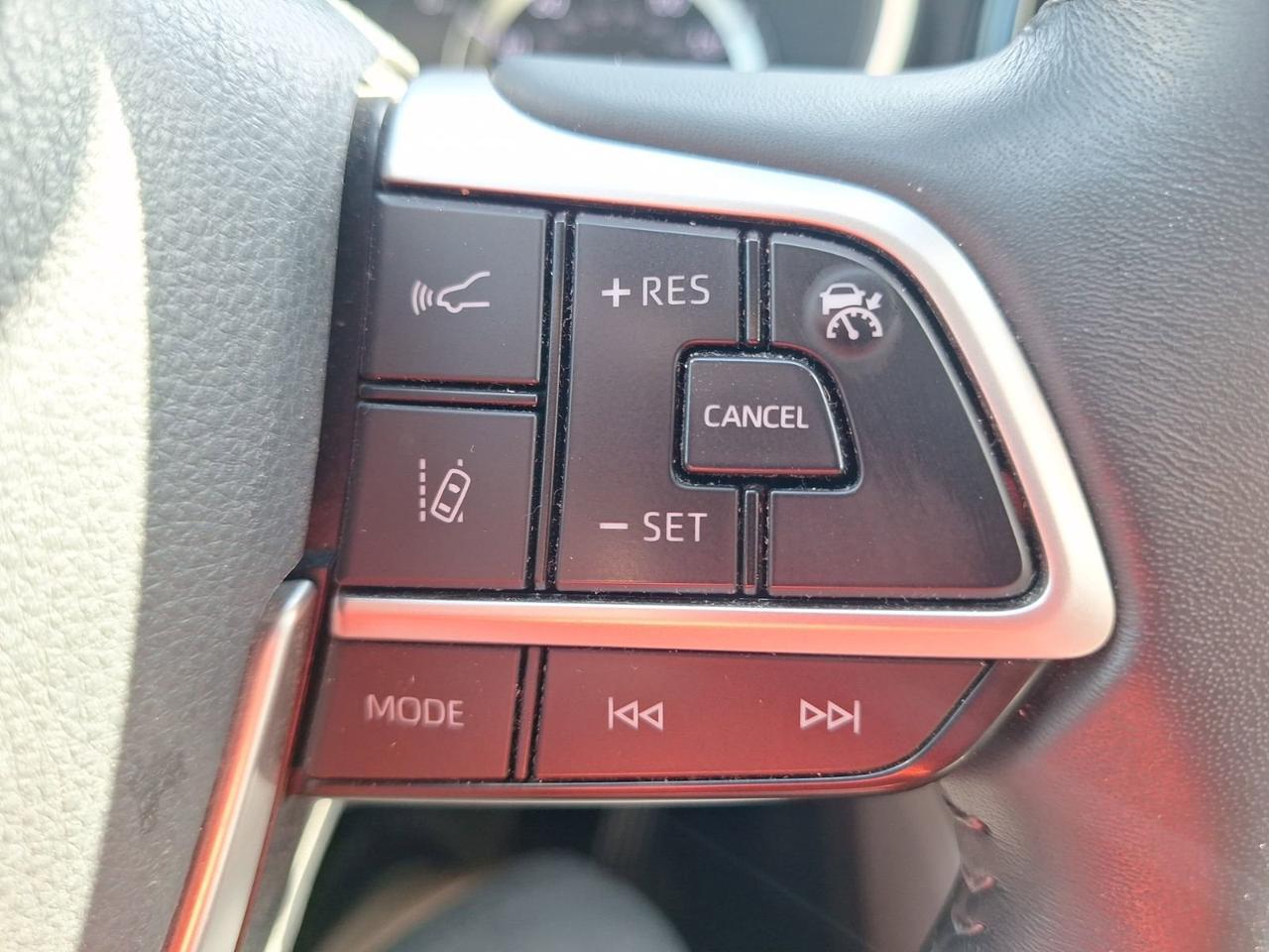 2022 Toyota Highlander XLE Hurst TX