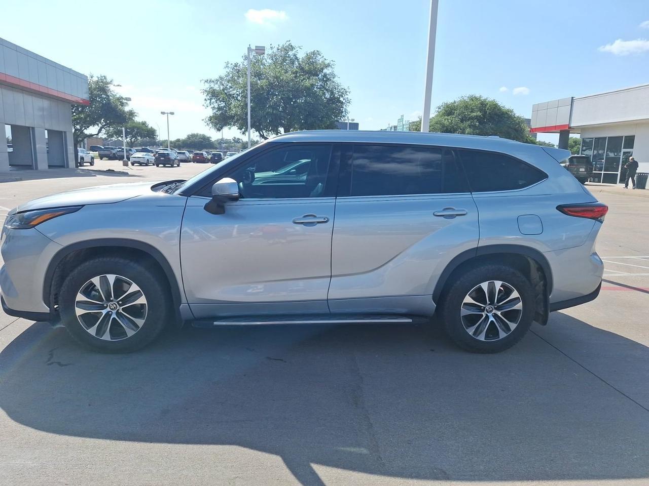 2022 Toyota Highlander XLE Hurst TX