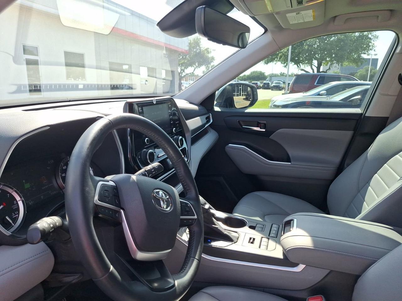 2022 Toyota Highlander XLE Hurst TX