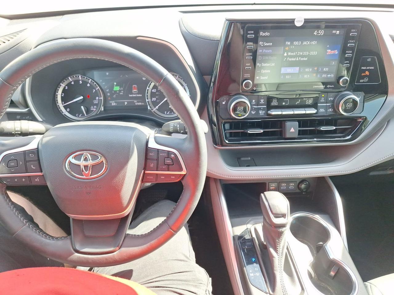 2022 Toyota Highlander XLE Hurst TX