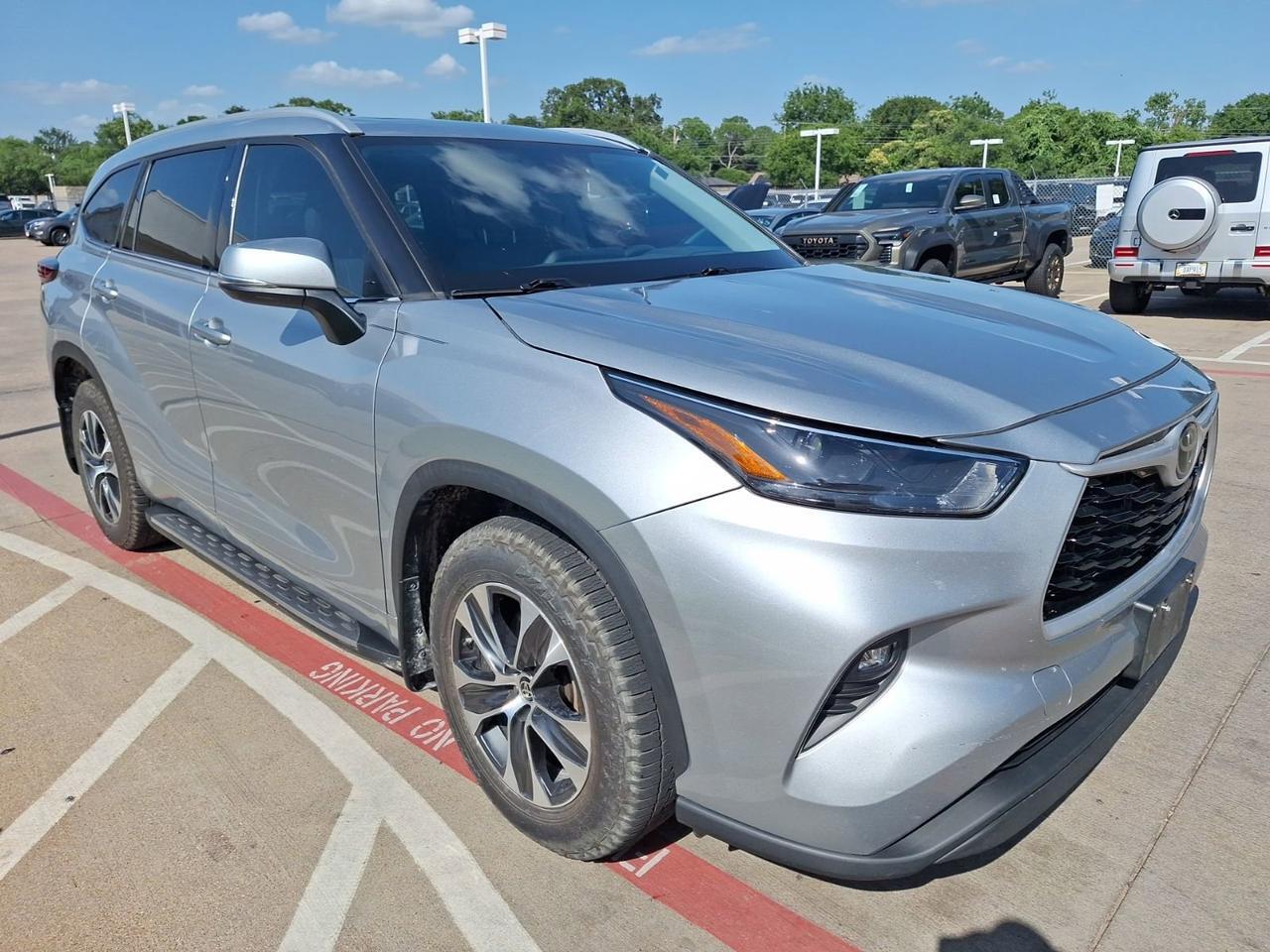 2022 Toyota Highlander XLE Hurst TX
