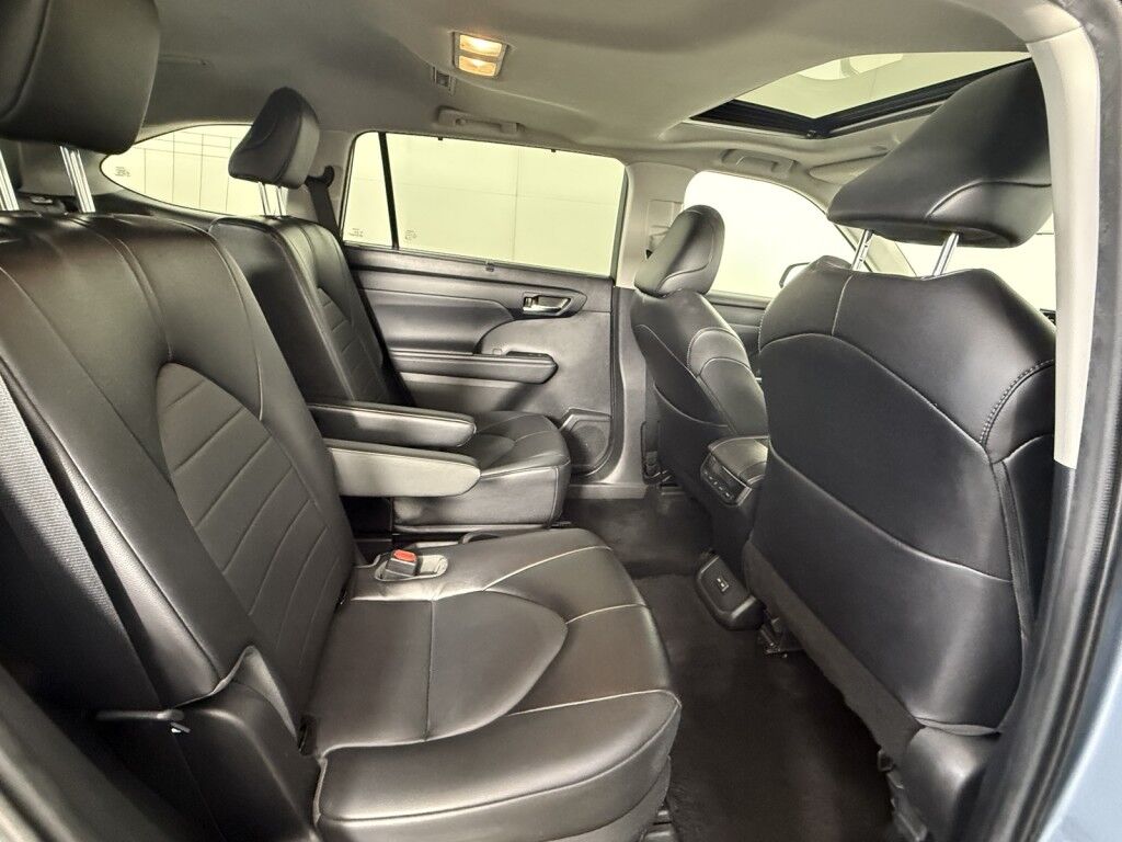 2022 Toyota Highlander XLE Maumee OH