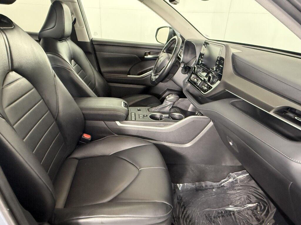 2022 Toyota Highlander XLE Maumee OH