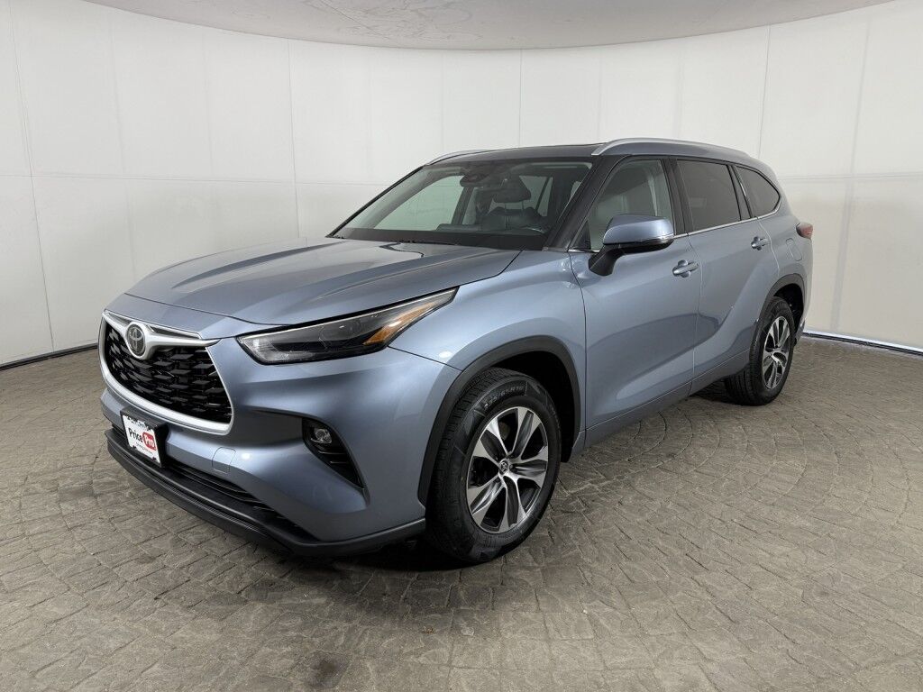 2022 Toyota Highlander XLE Maumee OH
