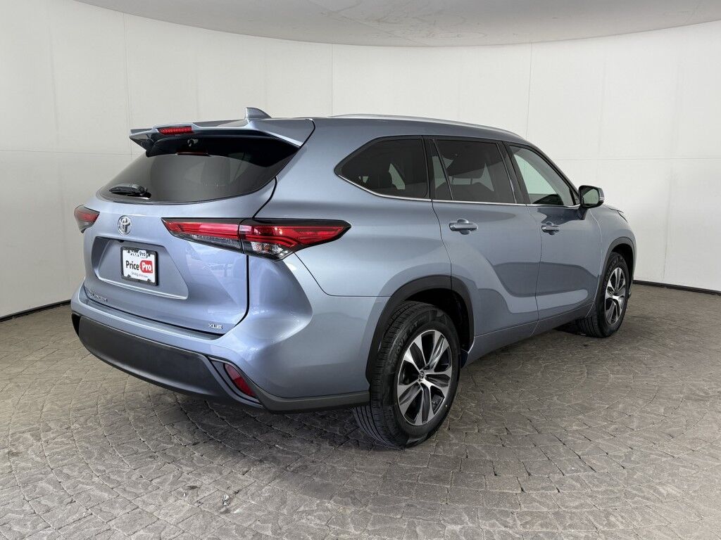 2022 Toyota Highlander XLE Maumee OH