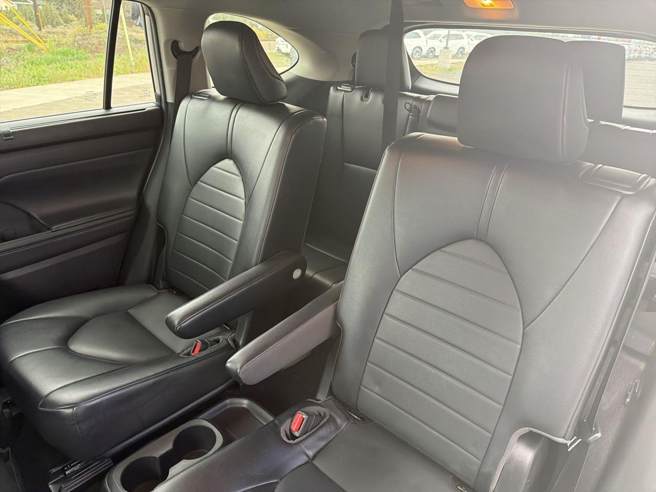 2022 Toyota Highlander XLE Bend OR