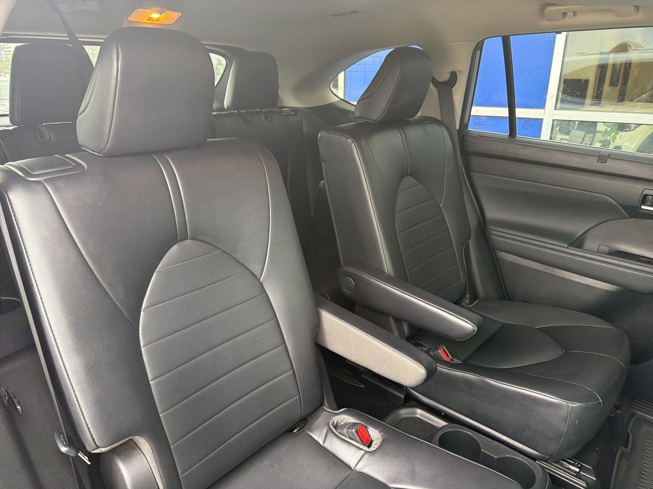 2022 Toyota Highlander XLE Bend OR