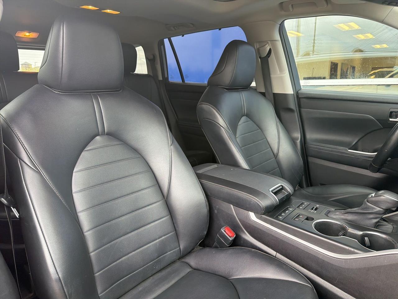 2022 Toyota Highlander XLE Bend OR