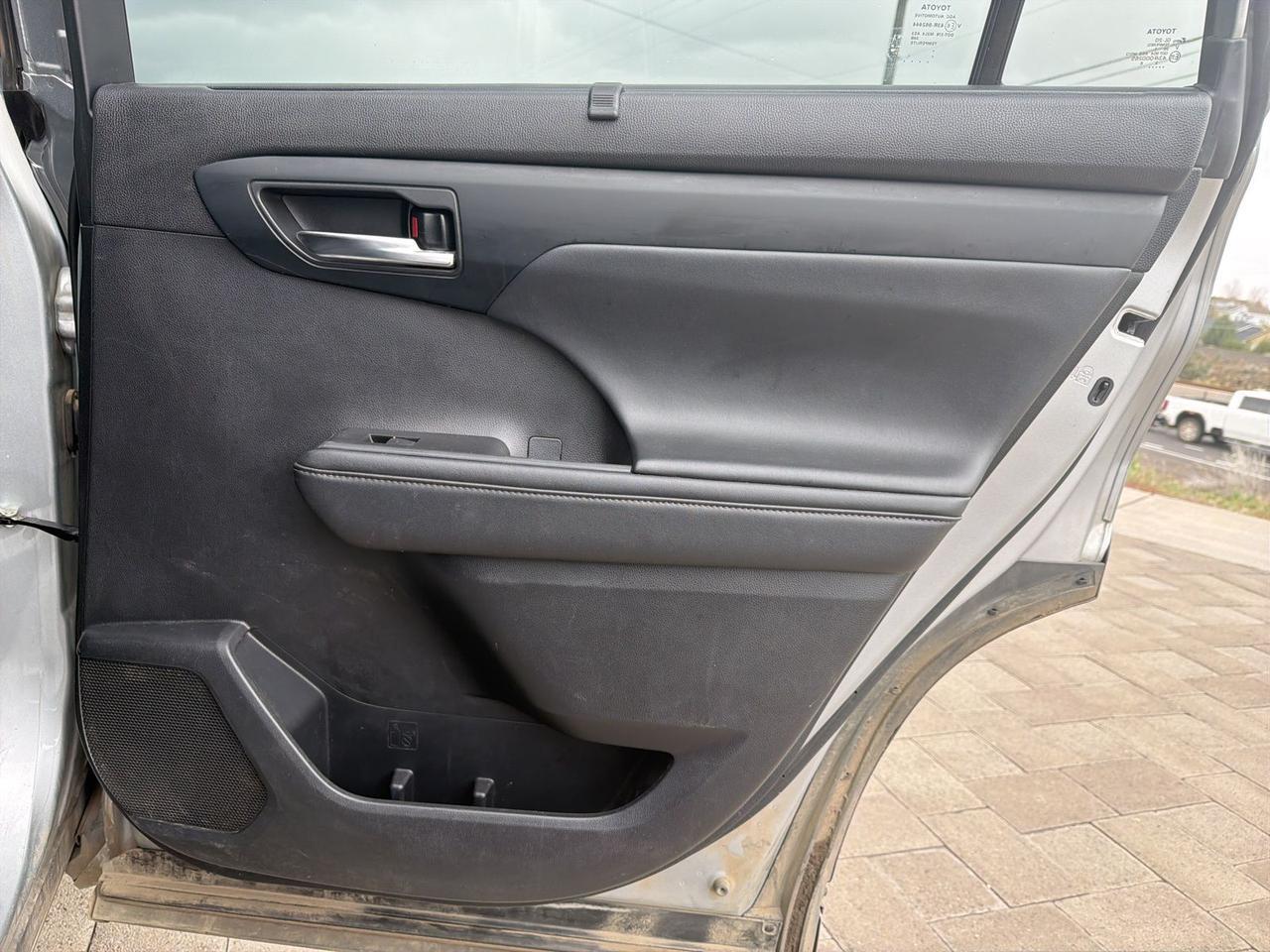 2022 Toyota Highlander XLE Bend OR