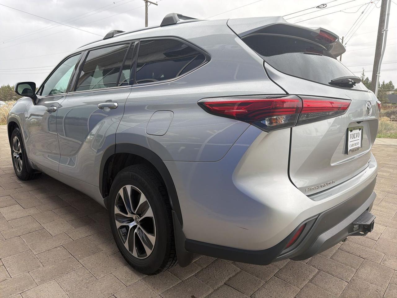 2022 Toyota Highlander XLE Bend OR