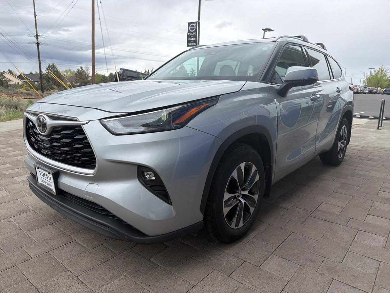 2022 Toyota Highlander XLE Bend OR