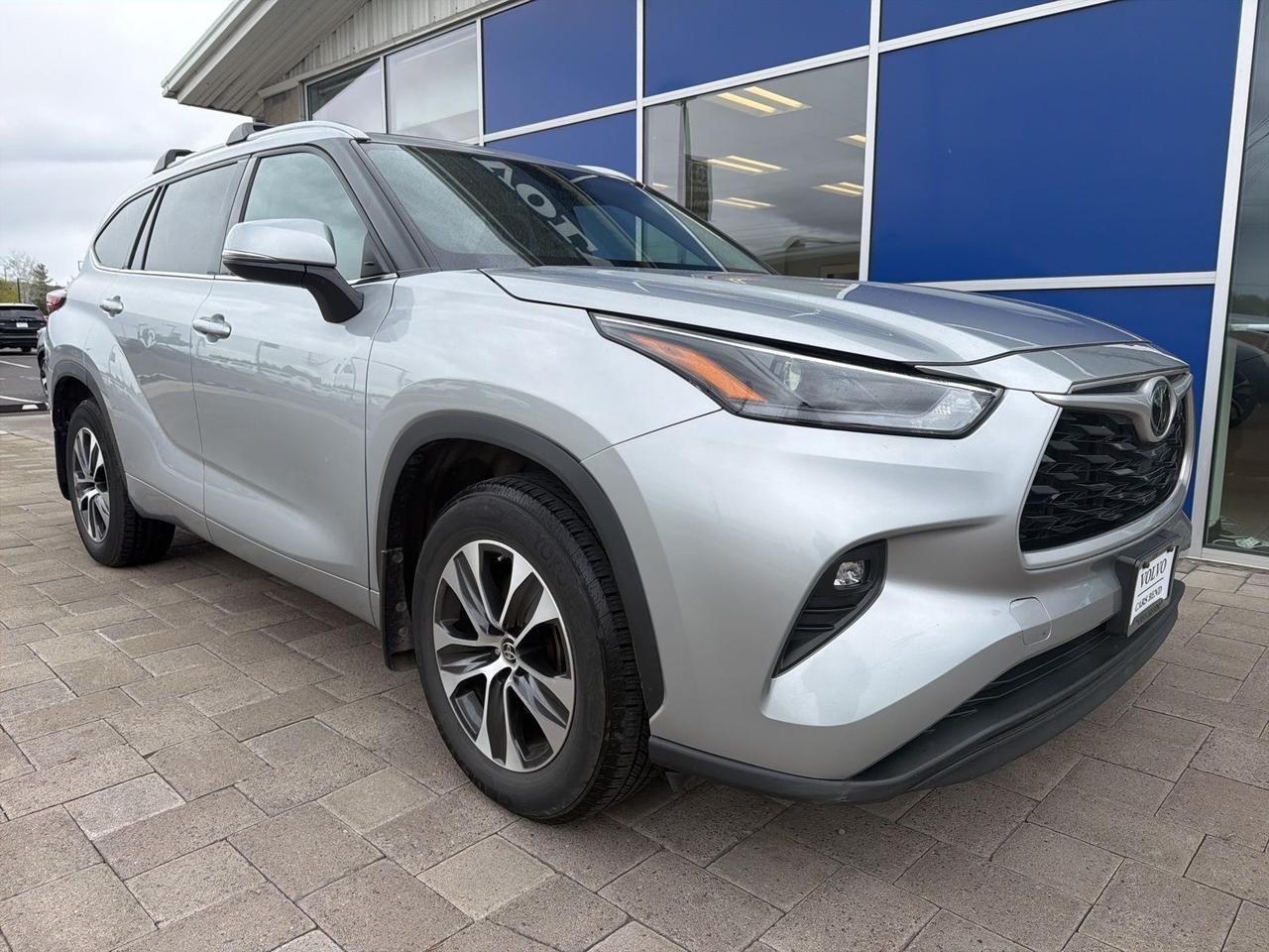 2022 Toyota Highlander XLE Bend OR