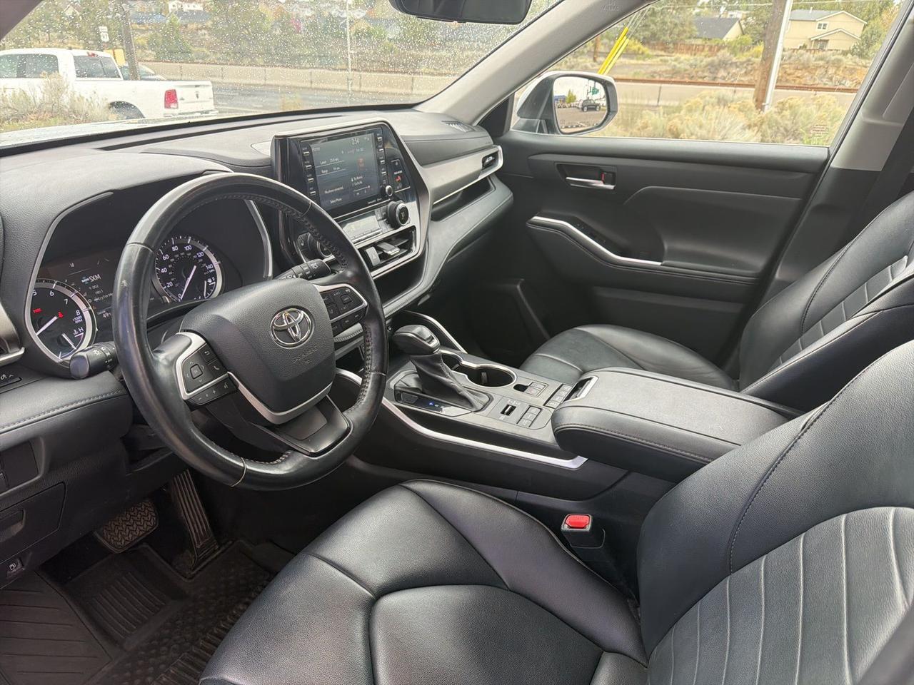 2022 Toyota Highlander XLE Bend OR