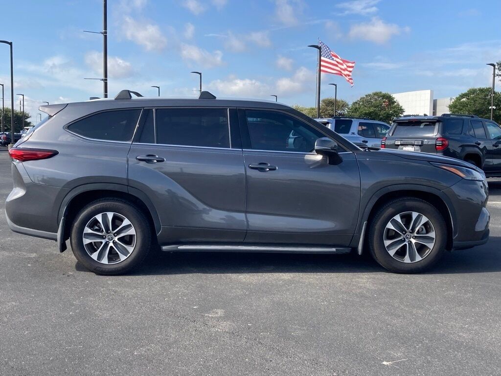 2022 Toyota Highlander XLE San Antonio TX