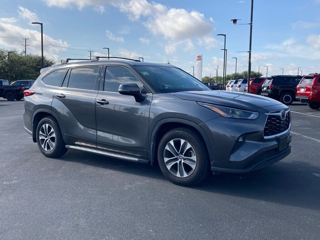 2022 Toyota Highlander XLE San Antonio TX