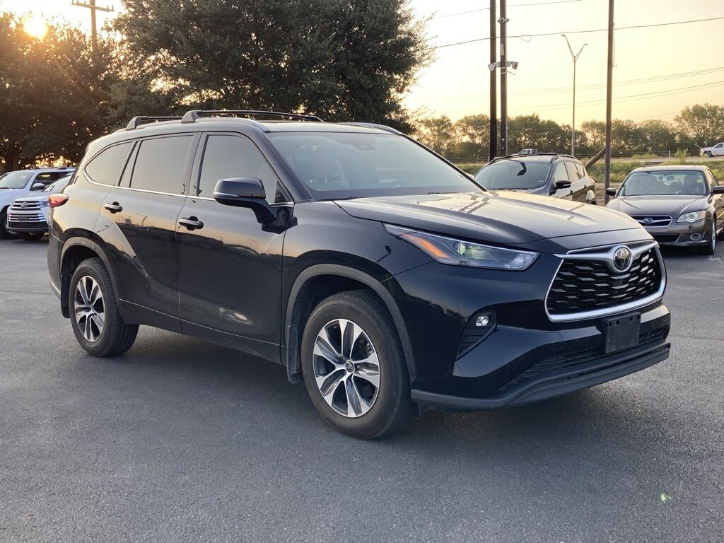 2022 Toyota Highlander XLE San Antonio TX