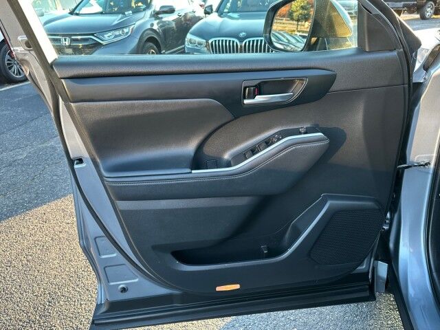 2022 Toyota Highlander XLE Worcester MA