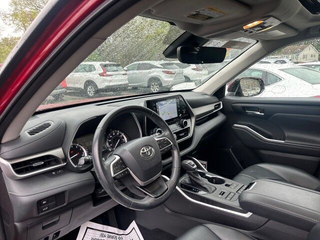 2022 Toyota Highlander XLE Worcester MA
