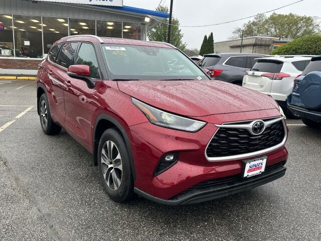 2022 Toyota Highlander XLE Worcester MA