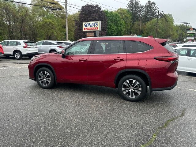 2022 Toyota Highlander XLE Worcester MA
