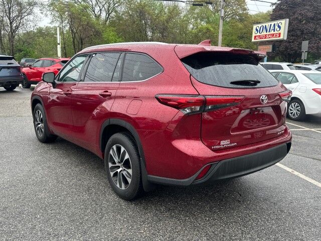 2022 Toyota Highlander XLE Worcester MA
