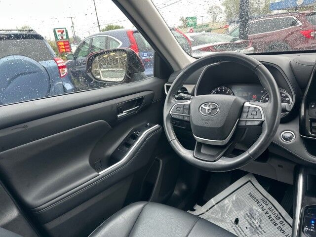 2022 Toyota Highlander XLE Worcester MA
