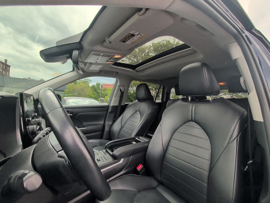 2022 Toyota Highlander XLE Worcester MA
